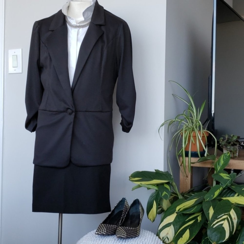 Black 3/4 sleeve bozy boyfriend blazer